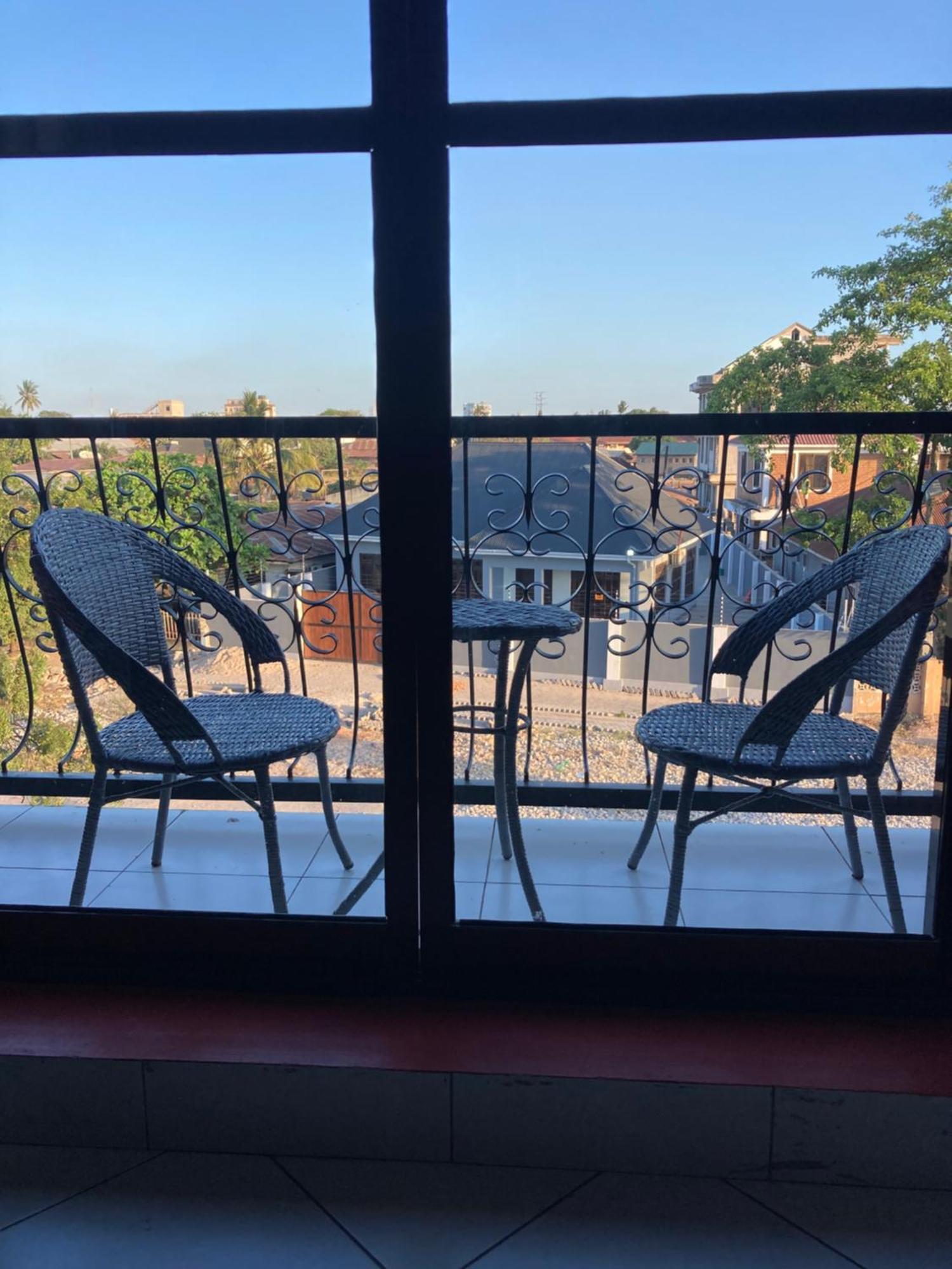 Thegatsbystyle By Jevas Apartment Dar es Salaam Bagian luar foto